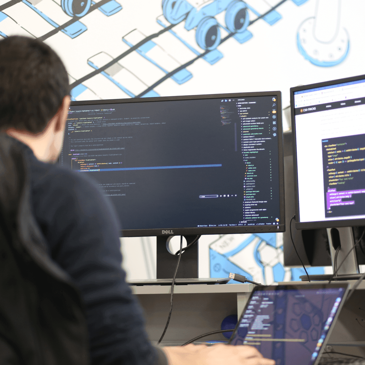 <p>Hire Locastic</p>